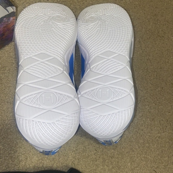 Lamelo Ball MB1 puma basketball shoes. Size Men 10.5 Blue and white - Picture 3 of 5